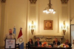 Empleados legislativos presentaron el primer “Diccionario de Términos Parlamentarios” del interior del país